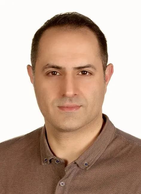 Dr. Mersad Moosavi